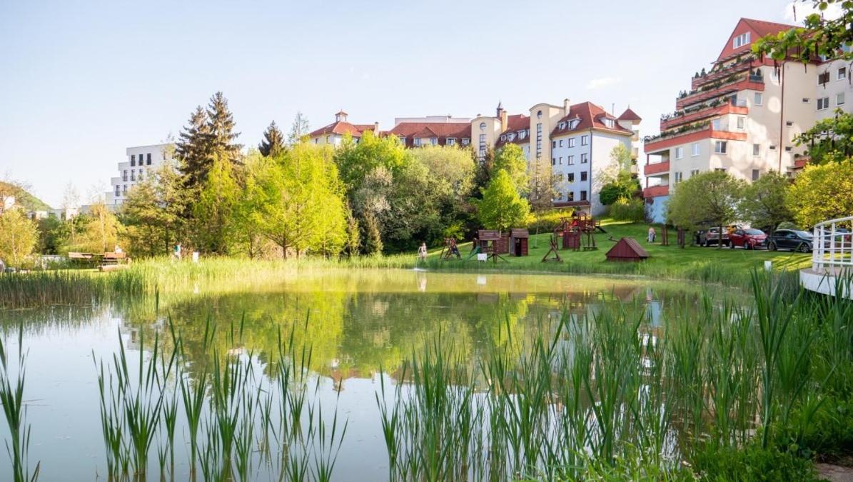 Alure Residences 2 & 24H Self Check-In, Parking In The Garage In The Apartment Building Included, New Building, Terrace, Green Location With A Forest Park With A Lake, Children'S Playground Banská Bystrica Exterior foto